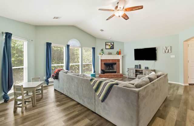 9003 Hilltop Crossing Dr Gallery 3