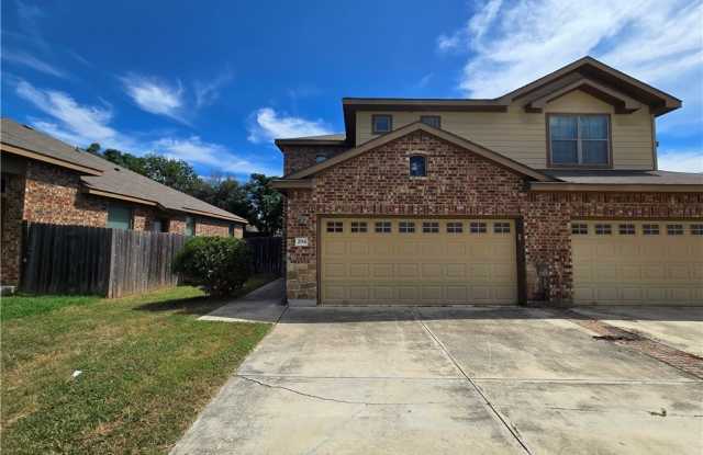 294 Rosalie Drive - 294 Rosalie Drive, New Braunfels, TX 78130