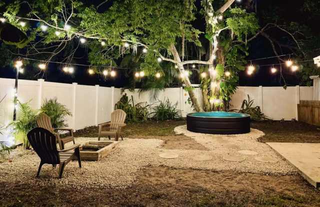 2712 47th St W photos photos