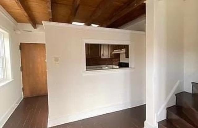 136 SOUTH STREET Gallery 3