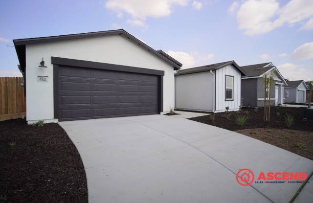 Newly-Built Home Near Mira Monte Highschool! - 8322 Georgetown Drive, Bakersfield, CA 93307