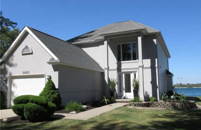 2 Bedroom Single Family Water Front Home in Grand Island - 3863 East River Road, Erie County, NY 14072
