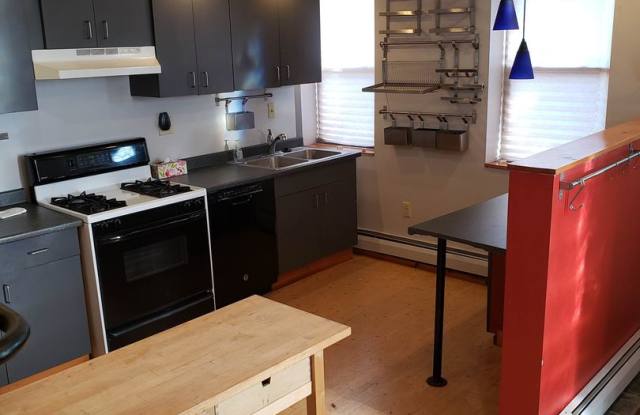 2 Bedroom 2 Bathroom Single Family Home (South Side Slopes) Gallery 4