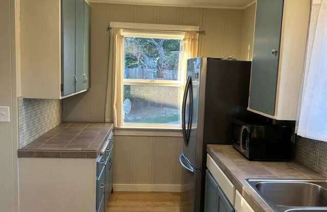 Cute Country Cottage 1 bedroom 1 bath Gallery 4