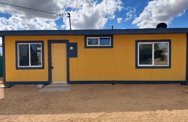 Quiet 2 Bedroom 1 Bathroom Home Gallery 1