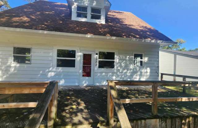 Close to Broad Ripple, Updated 3 Bedroom/2 Bathroom with Fireplace Available NOW! photos photos