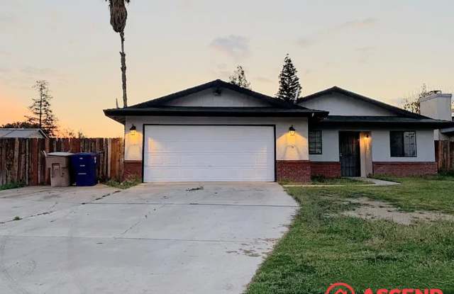 Lovely Home Near Palla Elementary! - 6109 Midas Street, Bakersfield, CA 93307