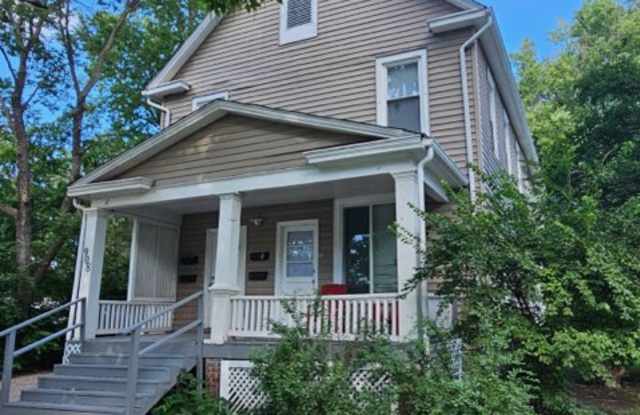 908 Southwest Macvicar Avenue - 4 Gallery 1