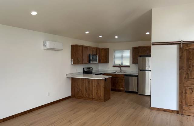 Brand-New 1 Bedroom / 1 Bathroom Home Gallery 4