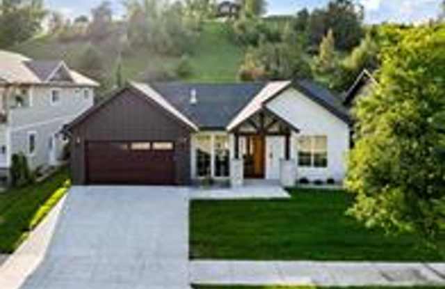4bed/2bath house on Village Greens Golf Course photos photos