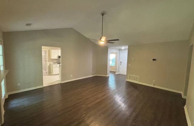 Don’t Miss Out on This Charming 3 Bed, 2 Bath Home in Georgetown! photos photos