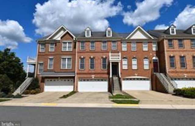 Beautiful 2-Car Garage Townhome in South Riding – Now Available Again! photos photos