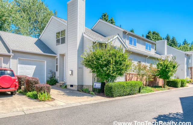 Delightful 3 Bed | 2.5 Bath Townhome | Beaverton | Minutes to Shopping, Dining & Parks | Prime Location photos photos