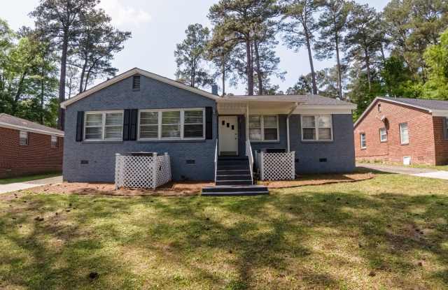Solid brick duplex located in Forest Acres Gallery 3