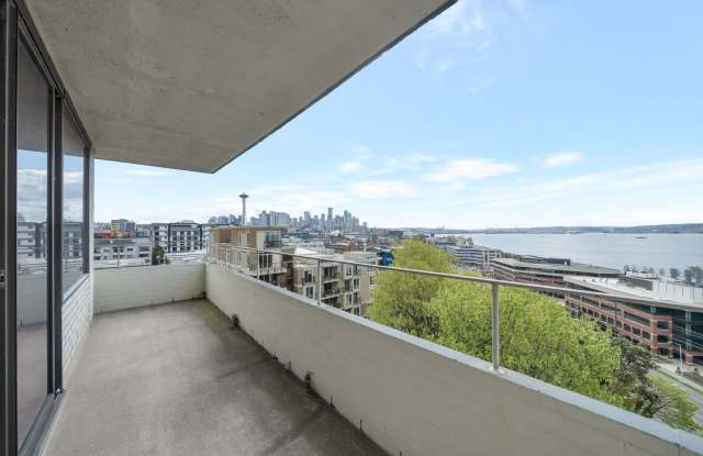 Stunning Queen Anne south slope condo with parking photos photos