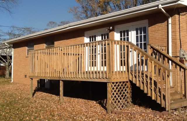 Nice 3 Bedroom Rental in Mount Airy! Gallery 3