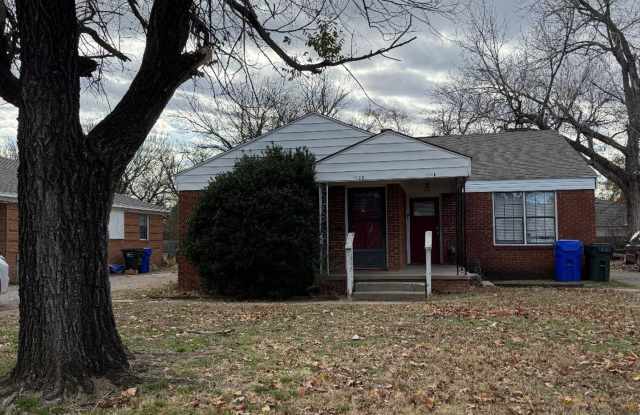 2 Bed 1 Bath Duplex For Lease NOW! - 1120 Arkansas Street, Norman, OK 73071