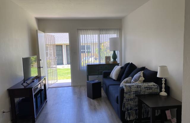 928 Chalcedony Street - 928 Chalcedony Street, San Diego, CA 92109