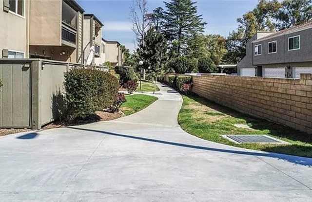 GREAT 2+2 Valencia Condo in Lakeshore Community! photos photos