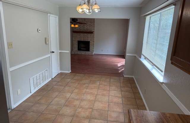 9570 GLADEVIEW Gallery 3