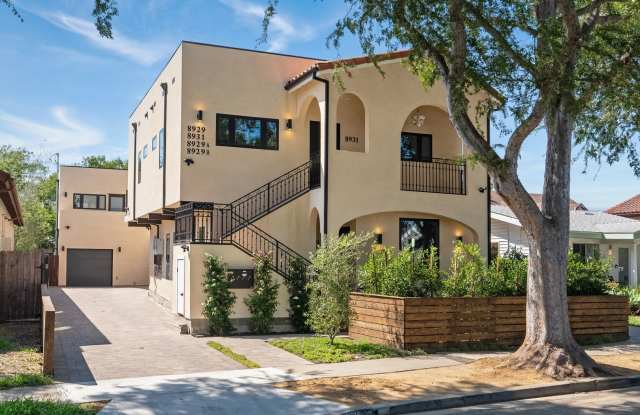 Stunning brand new construction, modern luxury living! Private outdoor space! Gallery 2