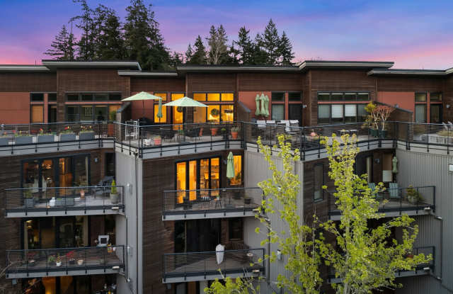 Bainbridge Island Condominium at Vineyard Lane Gallery 4