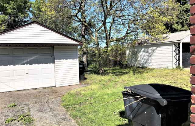 3 bedroom 1 Bath Bungalow - Now Available! PRICE DROP!! Gallery 4