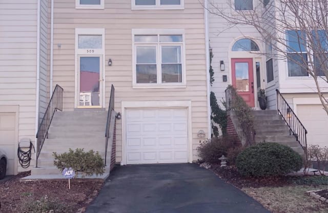 509 DAKOTA DRIVE - 509 Dakota Drive, Herndon, VA 20170