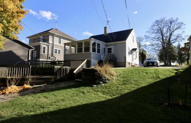 114 Broadway Street - 114 Broadway Street, Sheboygan Falls, WI 53085