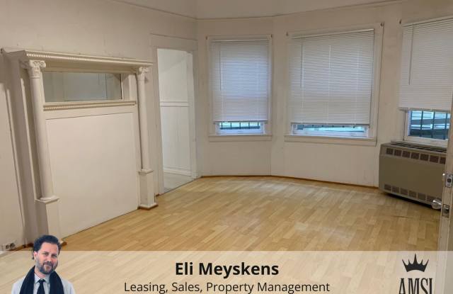 Beautiful Berkeley! One Bedroom apartment w/ Parking, Washer  Dryer and great central location! - 2923 Wheeler Street, Berkeley, CA 94705