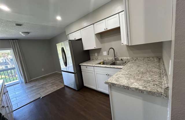4405 S SEMORAN Boulevard Gallery 4