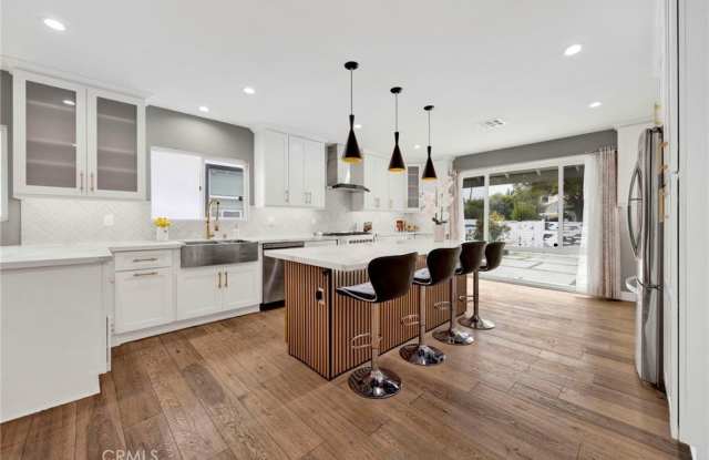 4912 Alonzo Avenue photos photos