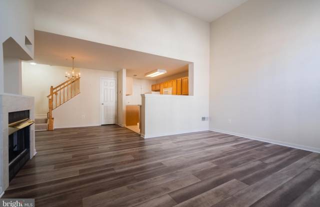 5008 BARBOUR DRIVE Gallery 4