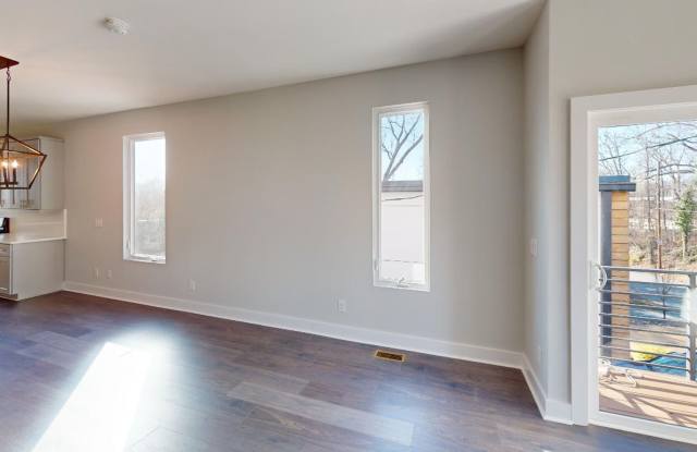 3 story townhome in Seversville! Gallery 4