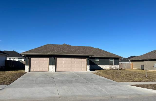 1-year old, 3 Bedroom Home In Willard School District photos photos