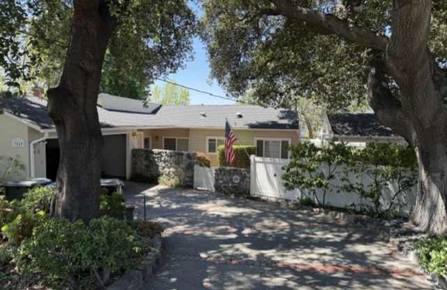 Spacious & Charming 3 Bedroom and a Den Home with Beautiful Updates photos photos