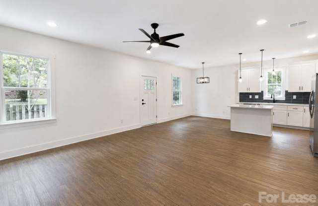 216 E Phifer Street Gallery 3