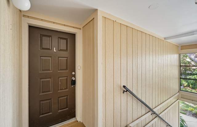 Affordable 2/2 Temple Terrace Condo Gallery 3