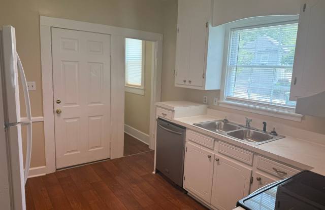 3- bedroom 2 bathroom HEATHWOOD AREA!! photos photos 3- bedroom 2 bathroom HEATHWOOD AREA!! photos photos