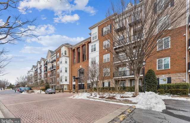 501 HUNGERFORD Drive unit: 137 photos photos