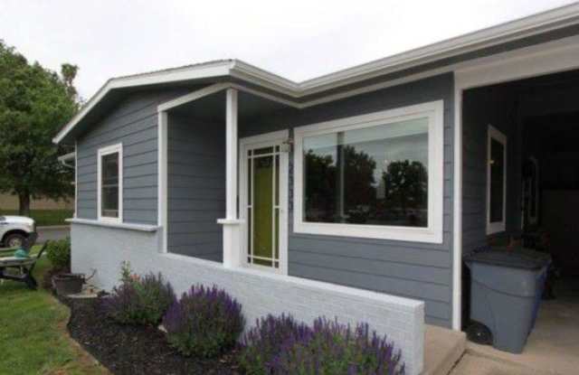 Updated 3 Bed Home with Vaulted Ceilings, Solar Panels & Large Corner Lot! photos photos