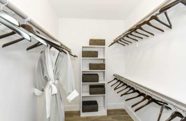 1752 FM 423 Gallery 3