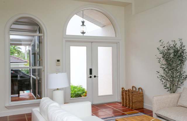 ***OLD NAPLES ***NEW PICTURES TO COME***FULLY FURNISHED RENTAL***WALK TO THE BEACH*** Gallery 3