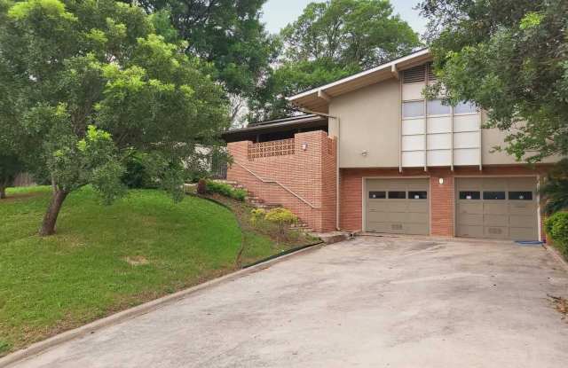 603 W Crestline - 603 West Crestline Drive, San Antonio, TX 78228