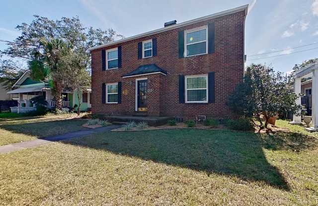 Cozy Upstairs Retreat in Prime San Marco Location! photos photos