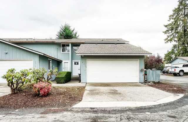 Available September 1st >> Fully Remodeled 3BR/2.5BA Townhouse, 2 Car Garage!! Granite Counter tops!! photos photos