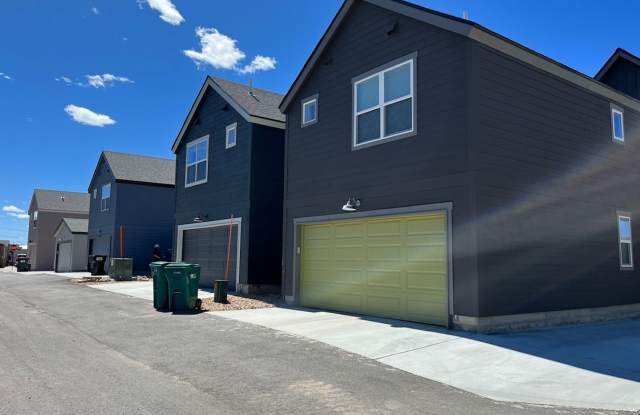 1bd/1ba Carriage House for Rent in Leadville! - 1210 Mineral Belt Green, Lake County, CO 80461 1bd/1ba Carriage House for Rent in Leadville! - 1210 Mineral Belt Green, Lake County, CO 80461