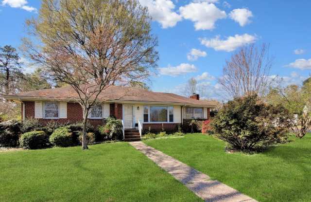STUNNING 3 bedroom home with a BEAUTIFUL garden in Dumbarton. COME SEE! photos photos STUNNING 3 bedroom home with a BEAUTIFUL garden in Dumbarton. COME SEE! photos photos