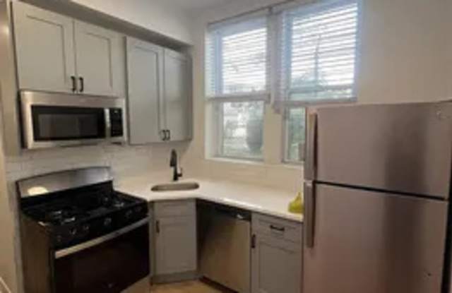 3929 North Southport Avenue photos photos