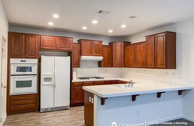 658 Woodland Terrace Gallery 3